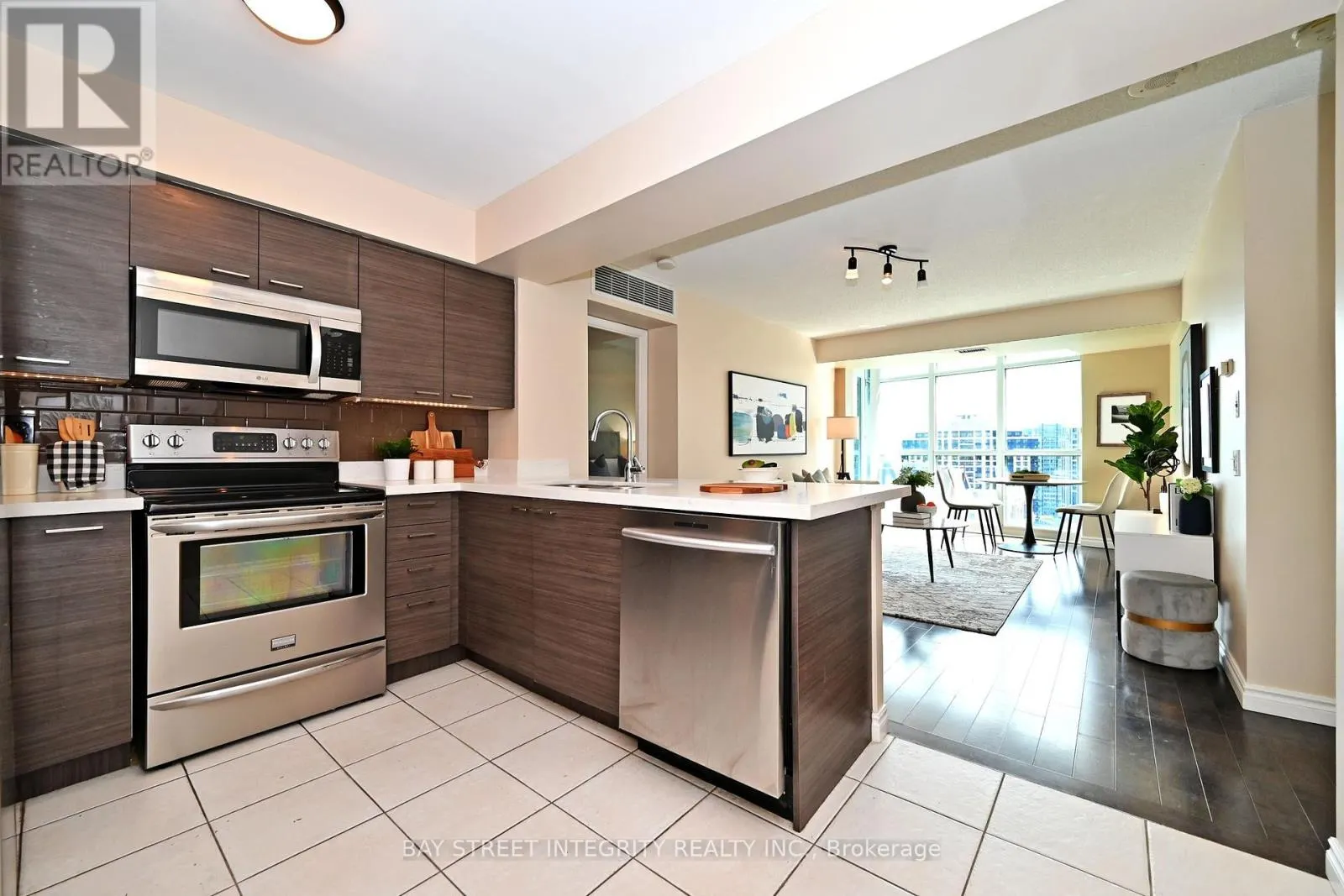 2101 - 30 HARRISON GARDEN BOULEVARD
