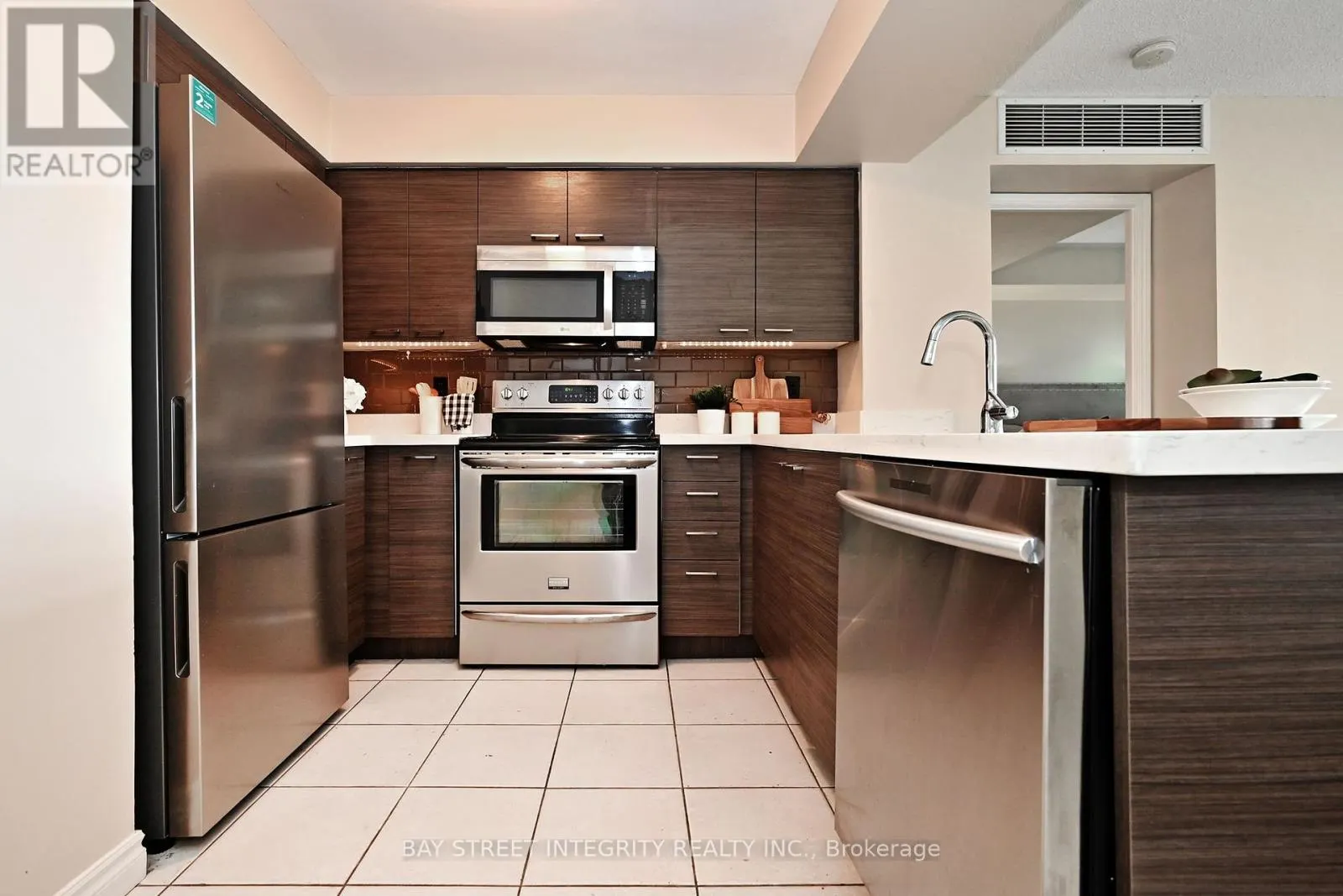 2101 - 30 HARRISON GARDEN BOULEVARD