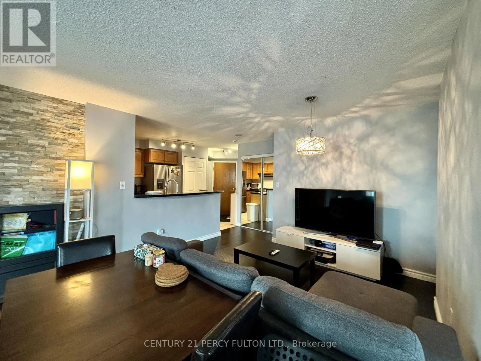2003 - 7 LORRAINE DRIVE