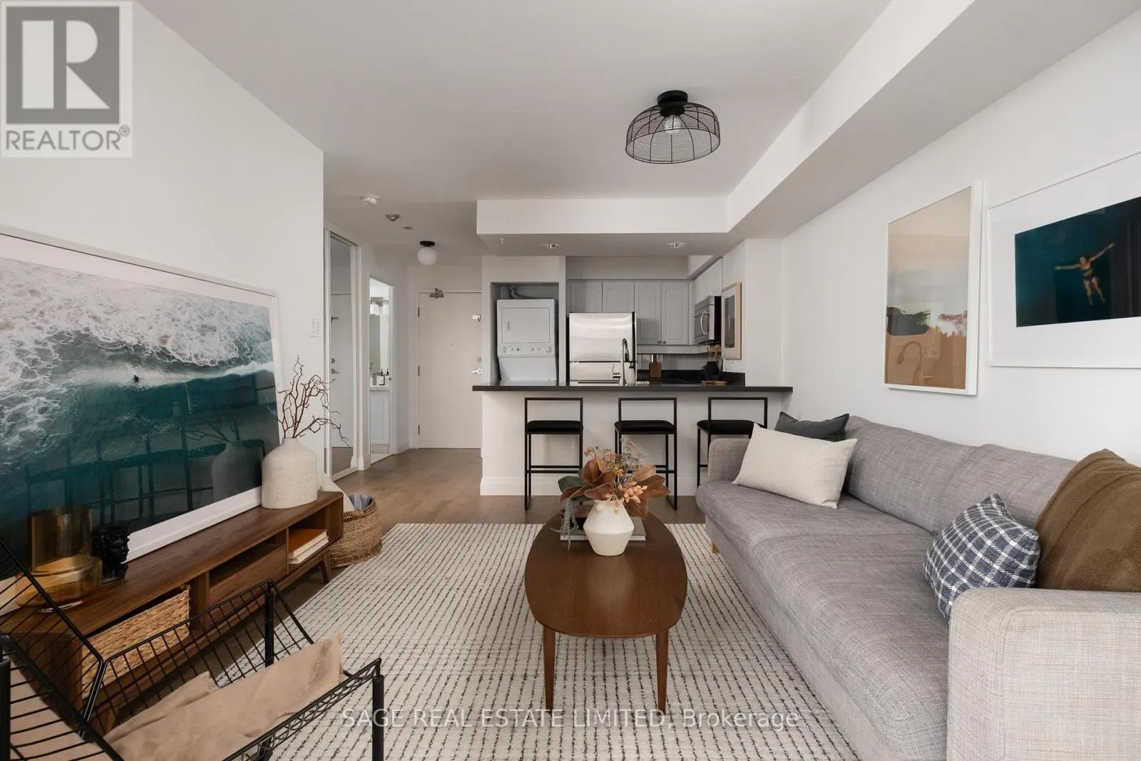 420 - 801 KING STREET W