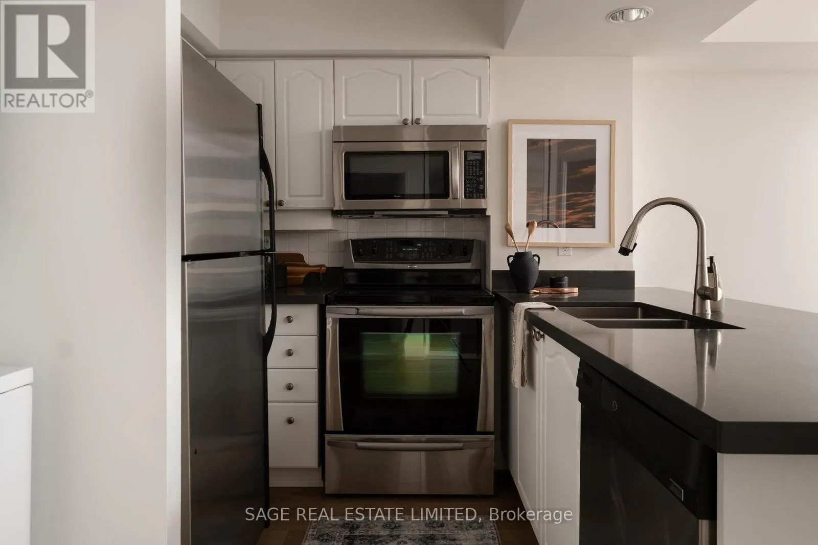 420 - 801 KING STREET W