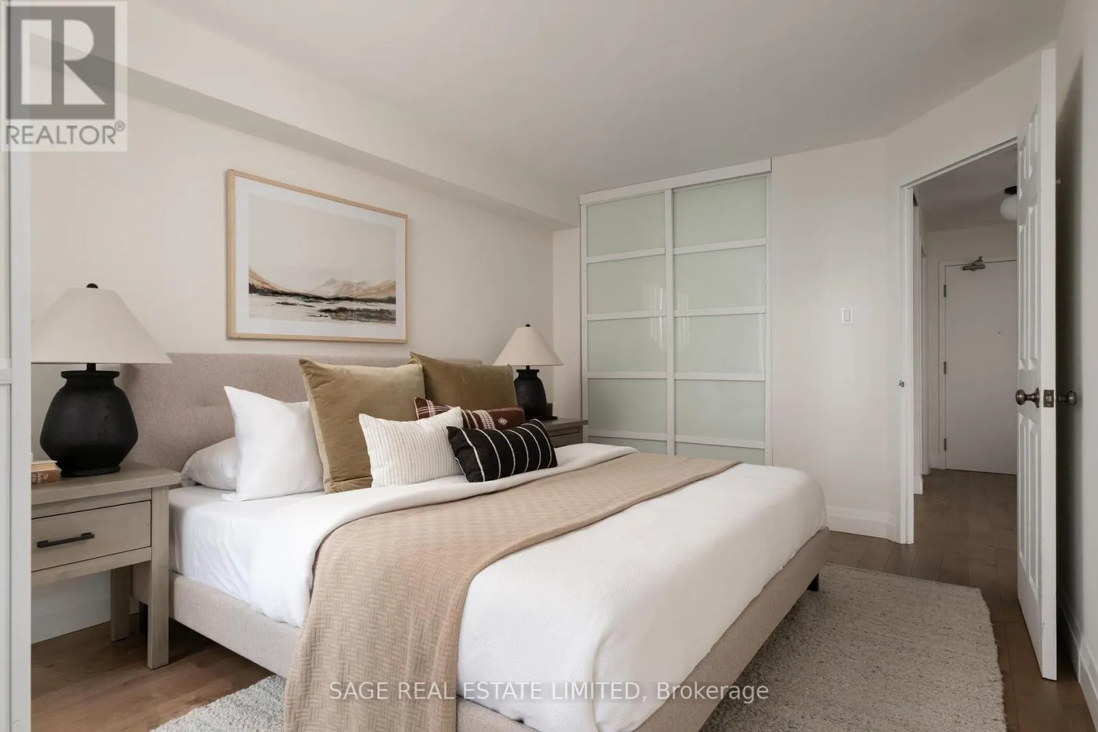 420 - 801 KING STREET W