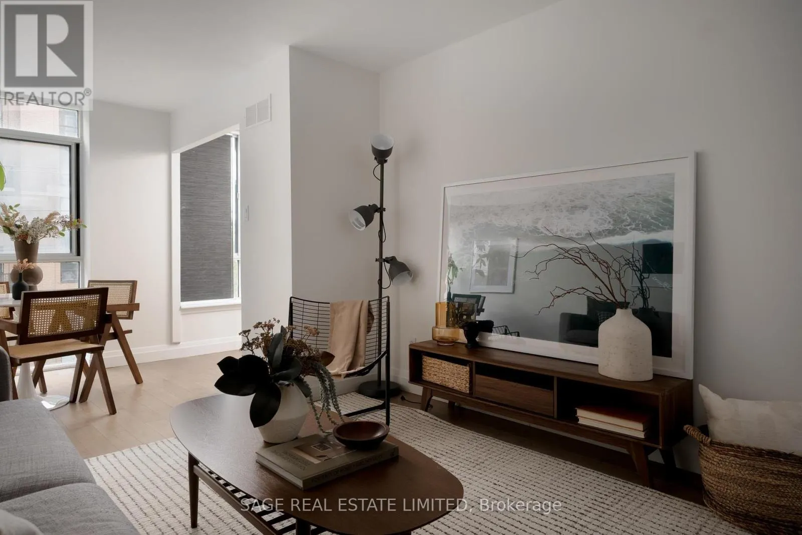 420 - 801 KING STREET W