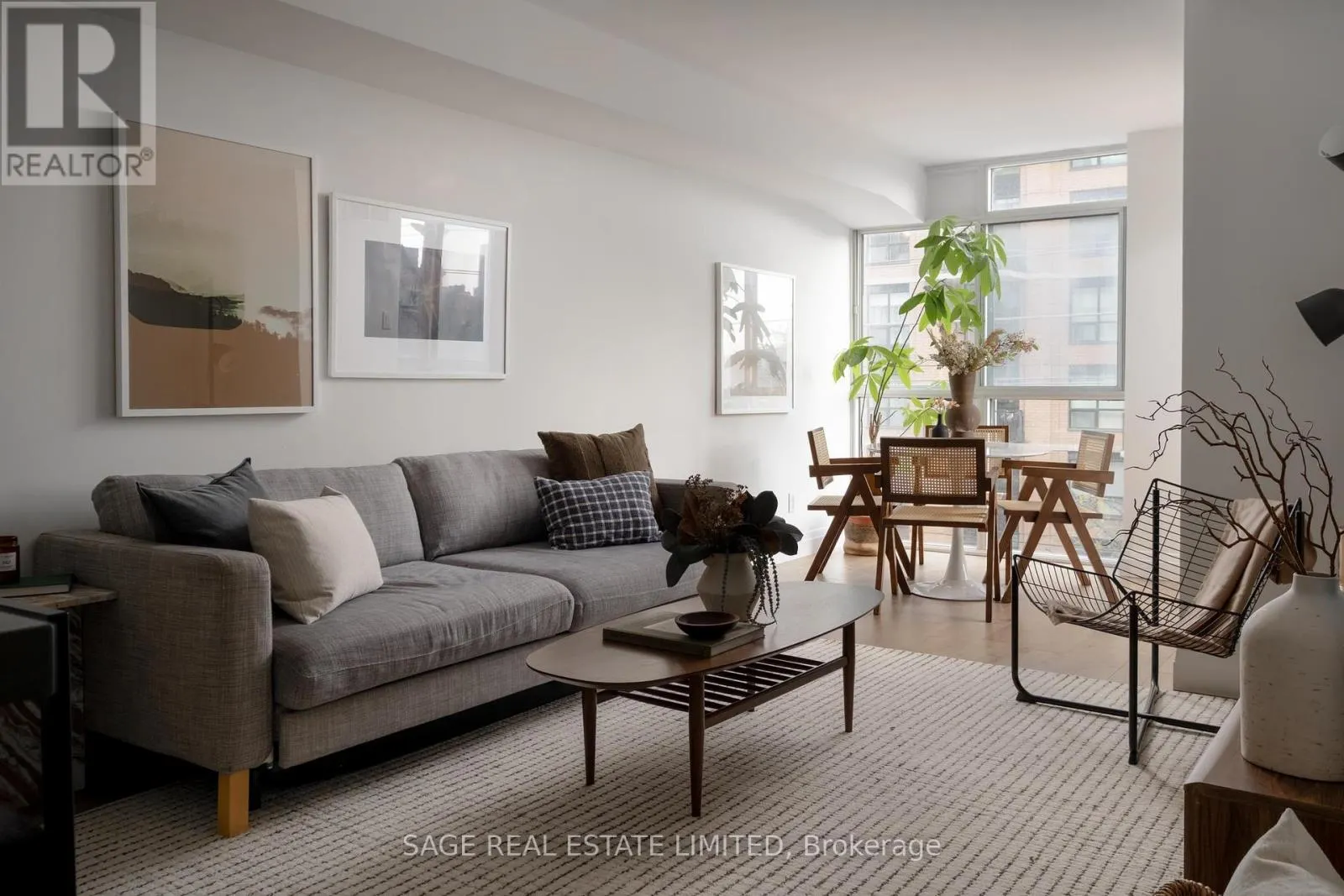 420 - 801 KING STREET W
