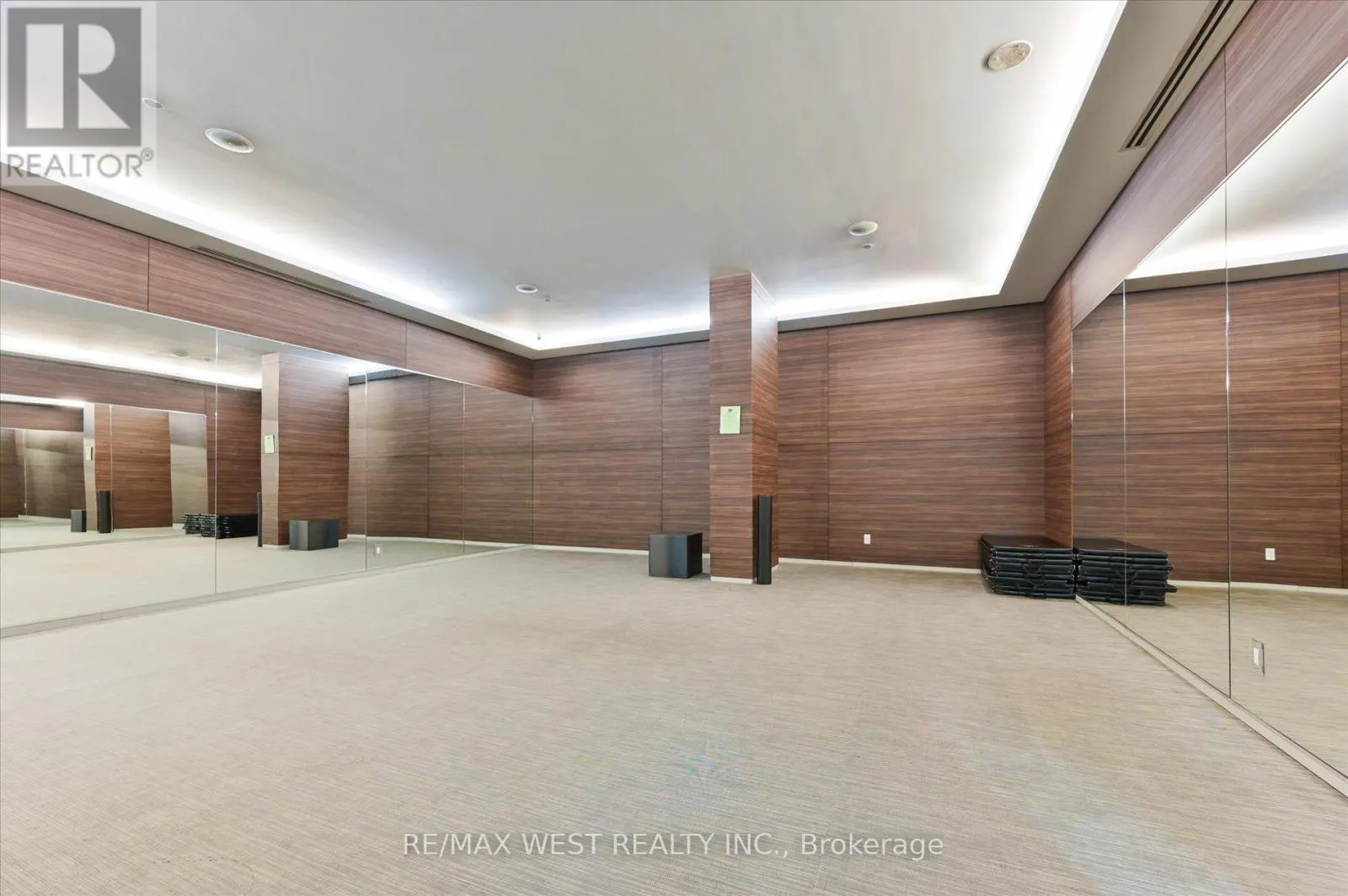 431 - 1030 KING STREET W