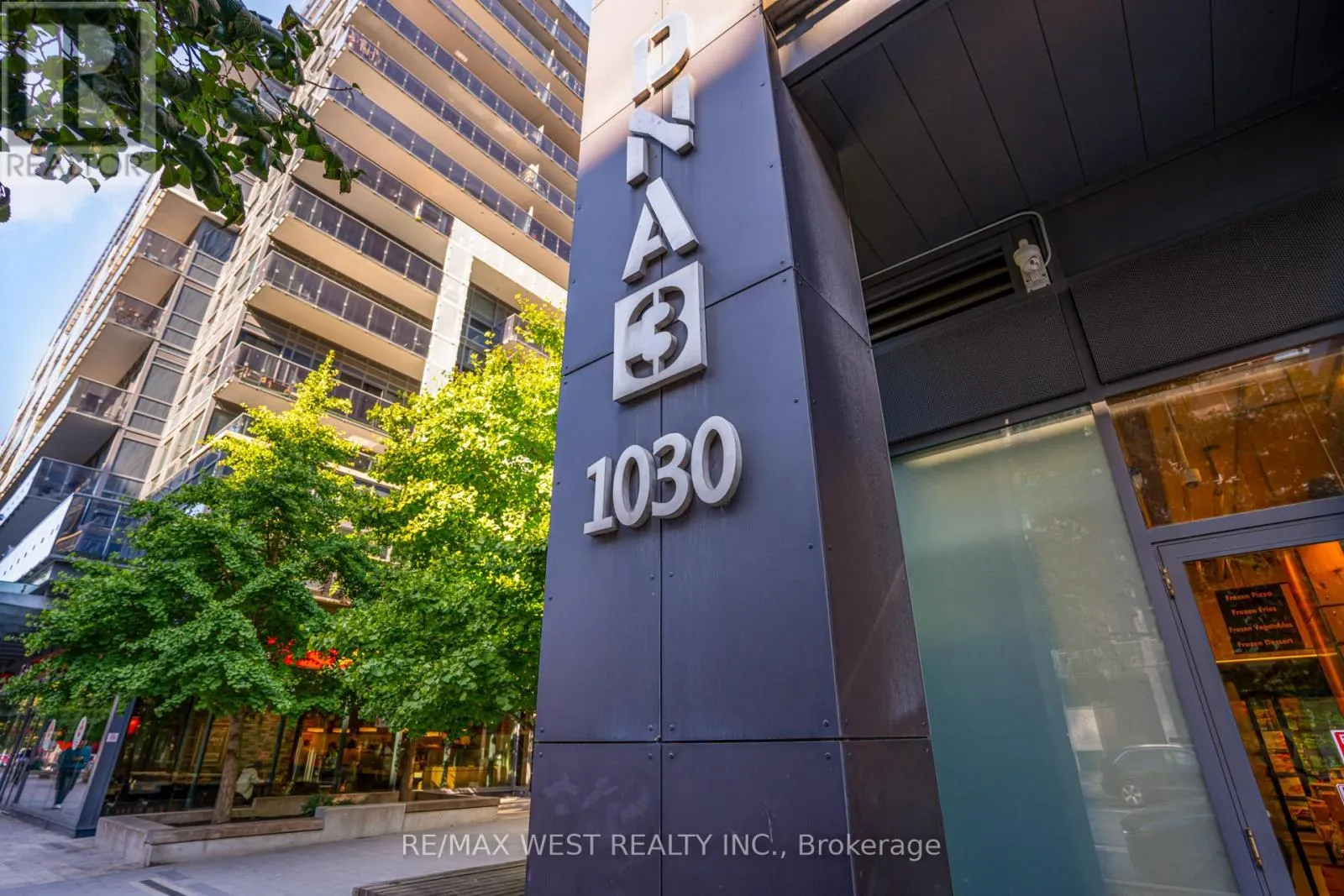 431 - 1030 KING STREET W