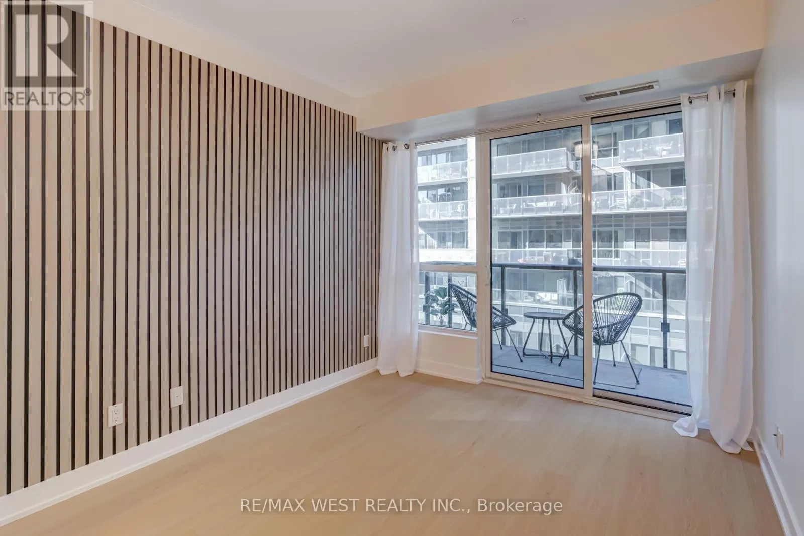 431 - 1030 KING STREET W
