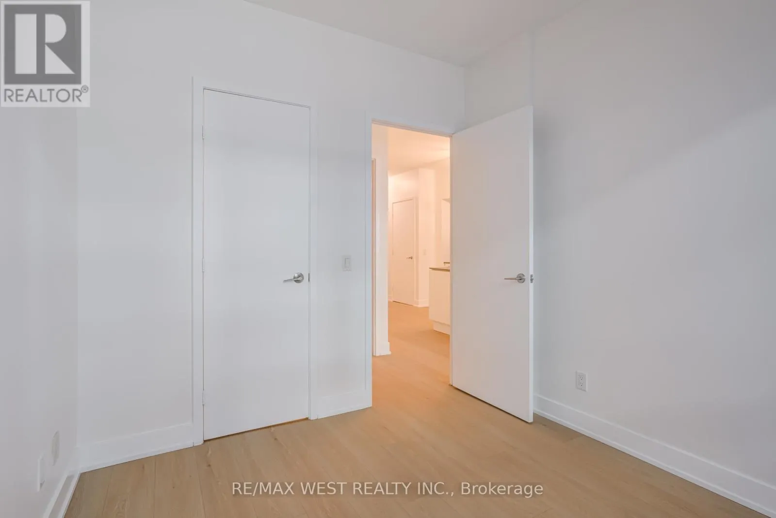 431 - 1030 KING STREET W