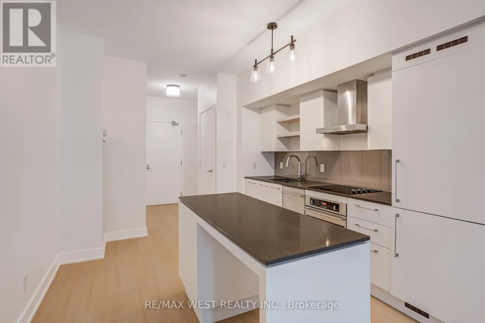 431 - 1030 KING STREET W