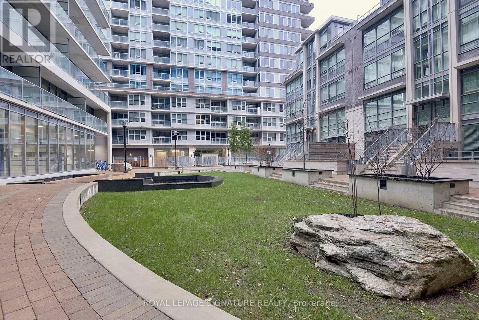 815 - 55 EAST LIBERTY STREET