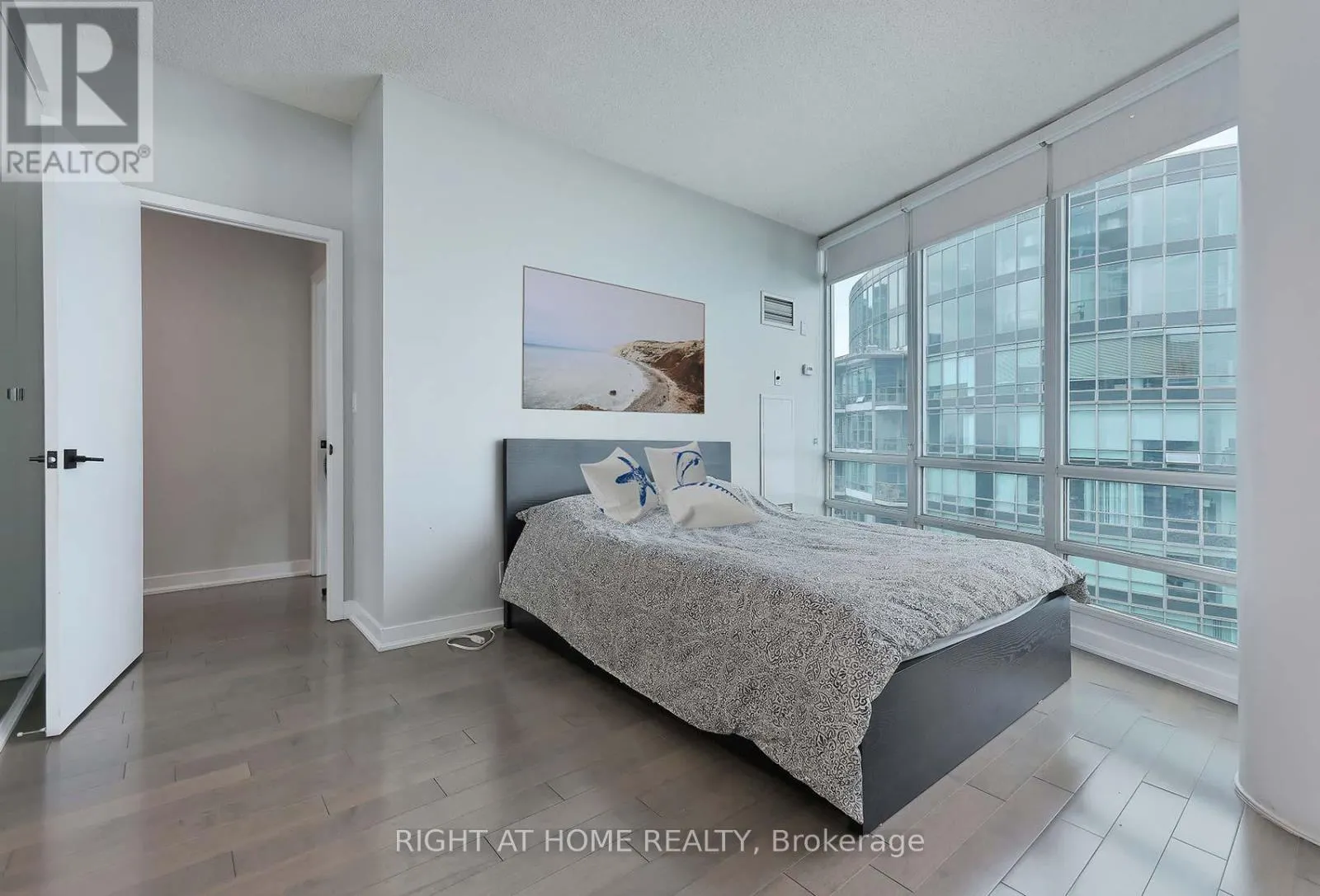 3107 - 381 FRONT STREET W