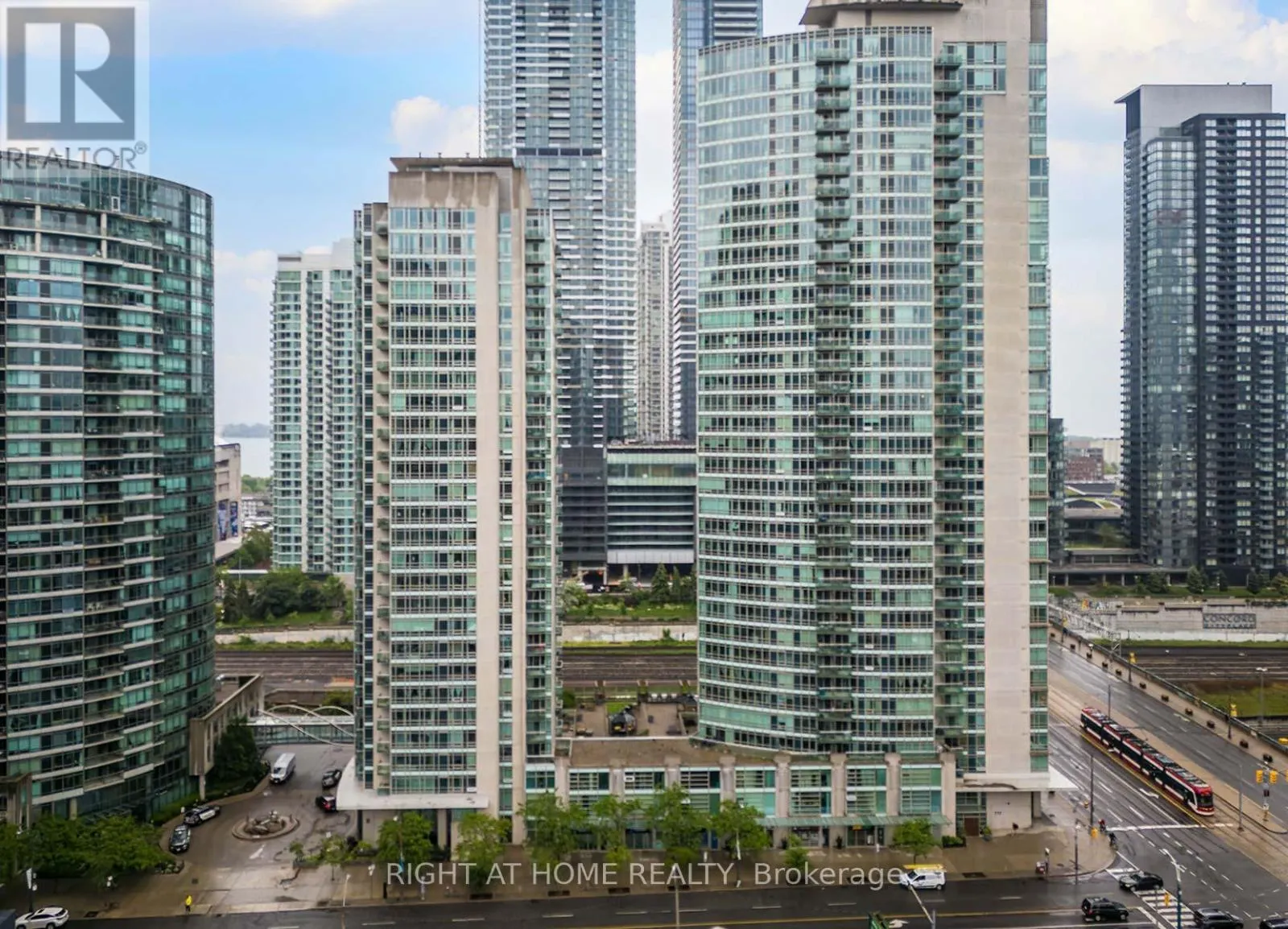 3107 - 381 FRONT STREET W