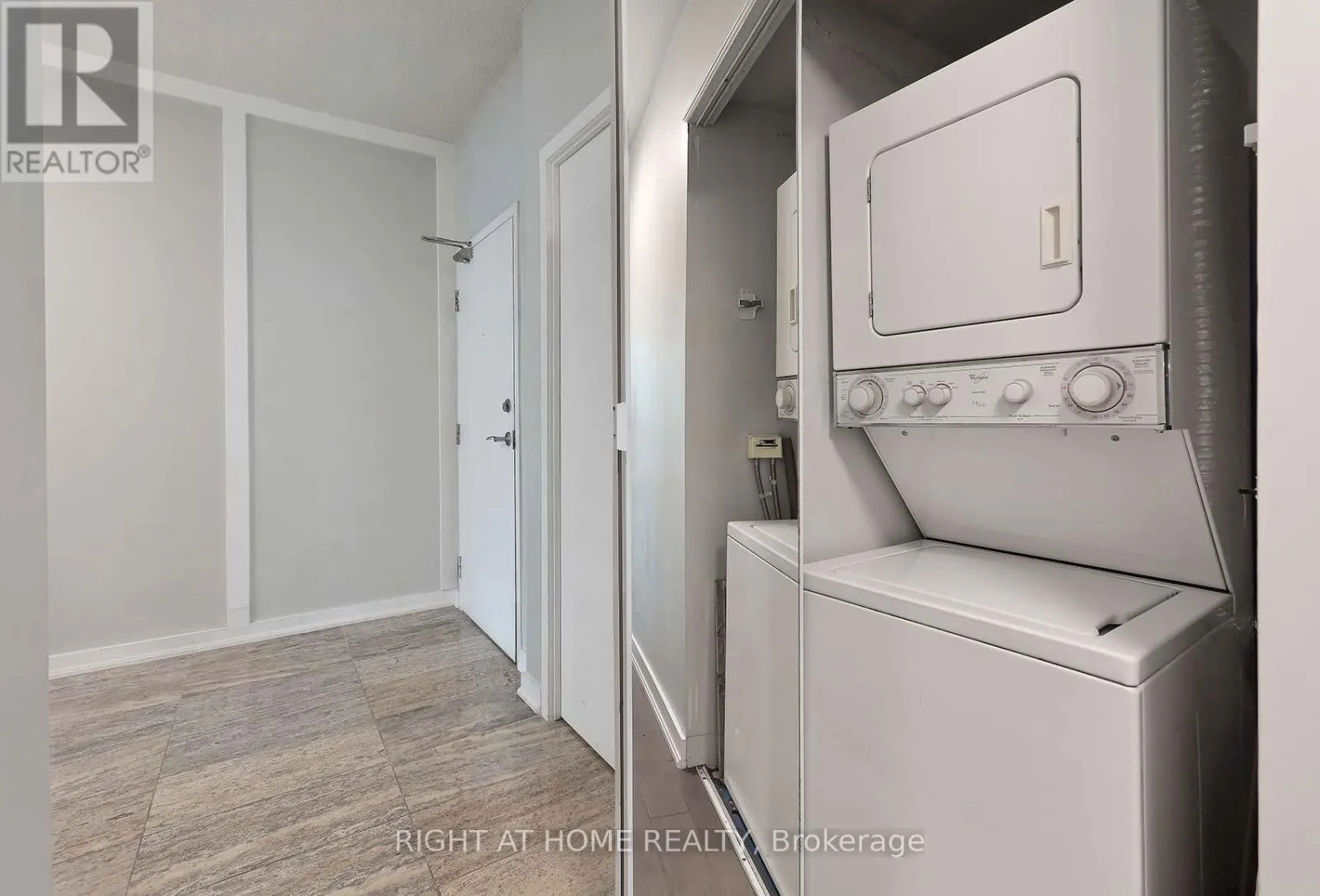 3107 - 381 FRONT STREET W
