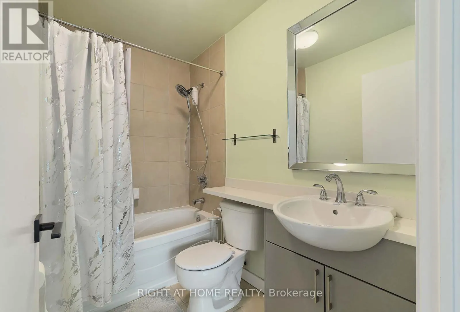 3107 - 381 FRONT STREET W