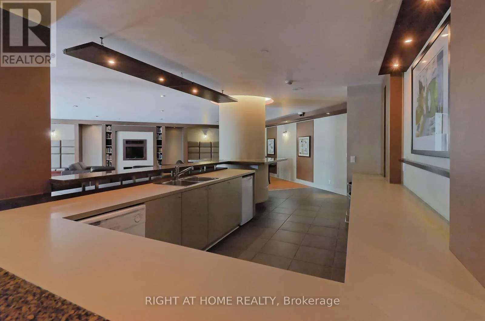3107 - 381 FRONT STREET W