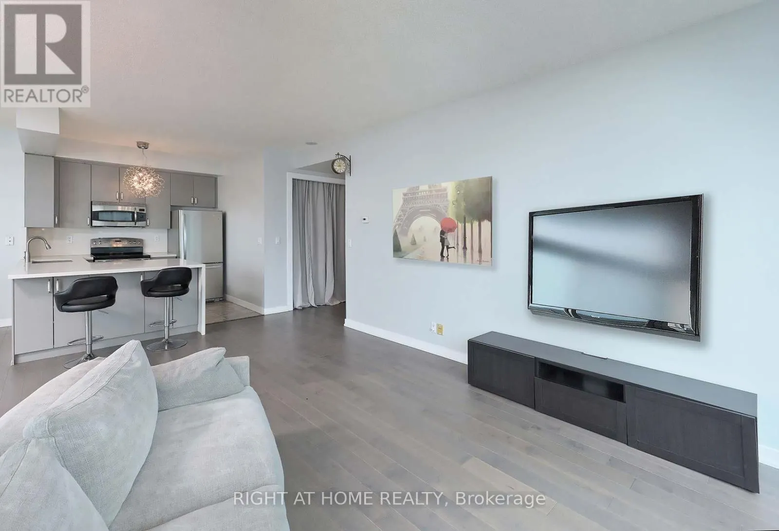 3107 - 381 FRONT STREET W