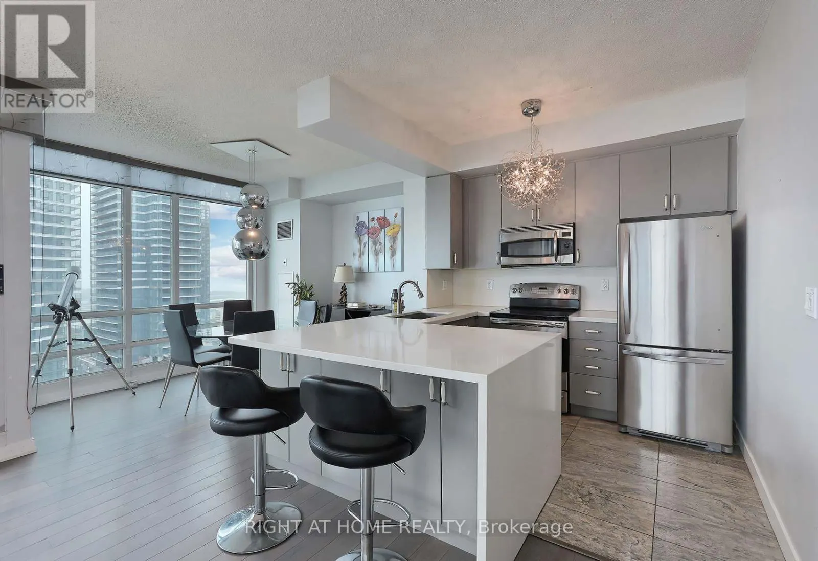 3107 - 381 FRONT STREET W