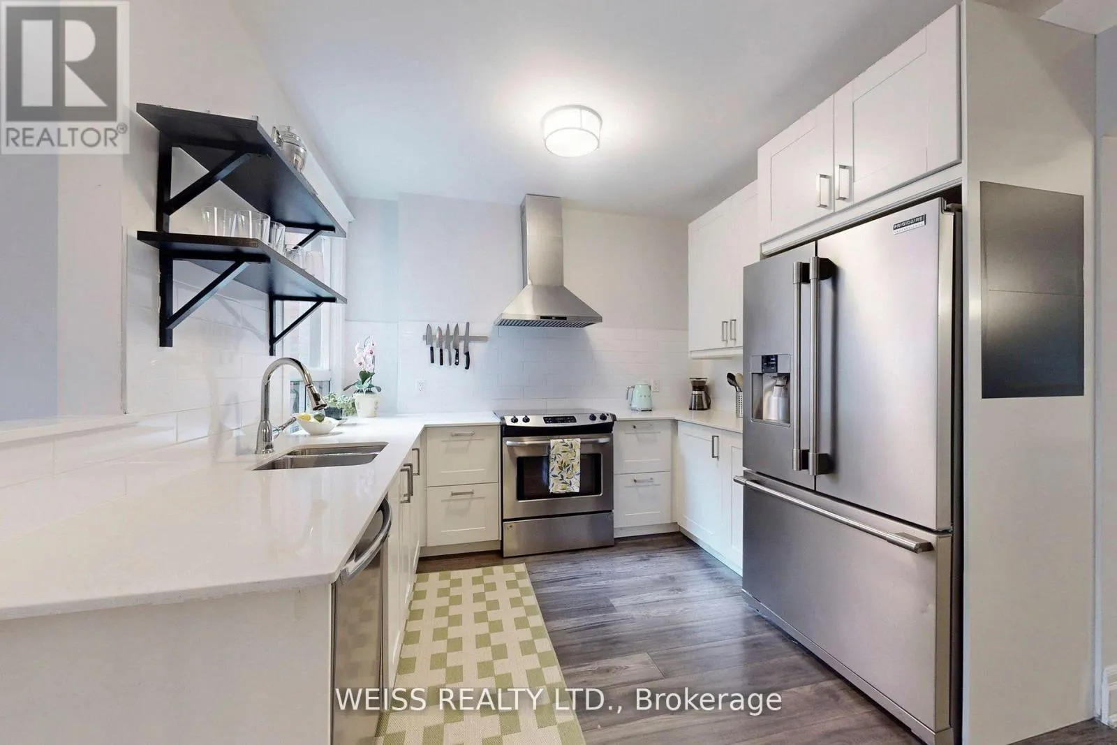 758 RICHMOND STREET W