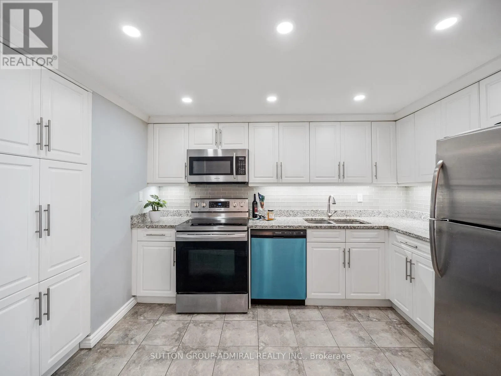 804 - 90 FISHERVILLE ROAD