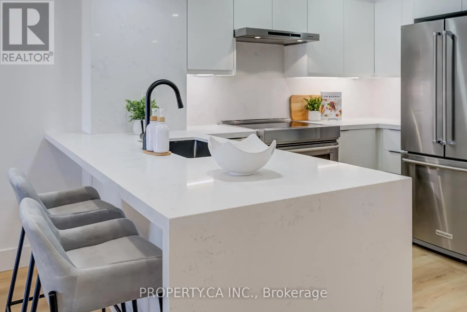 1204 - 801 KING STREET W