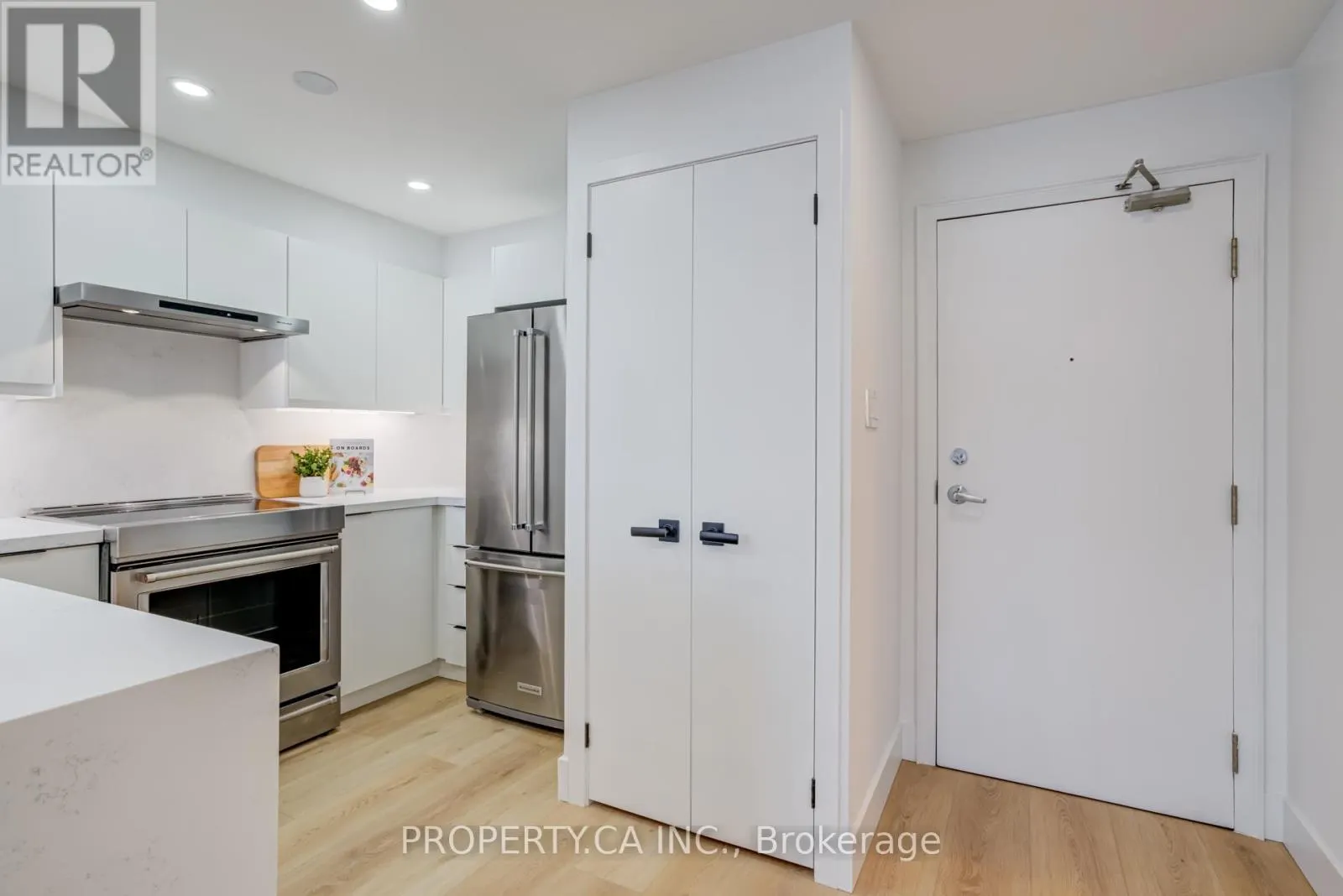 1204 - 801 KING STREET W
