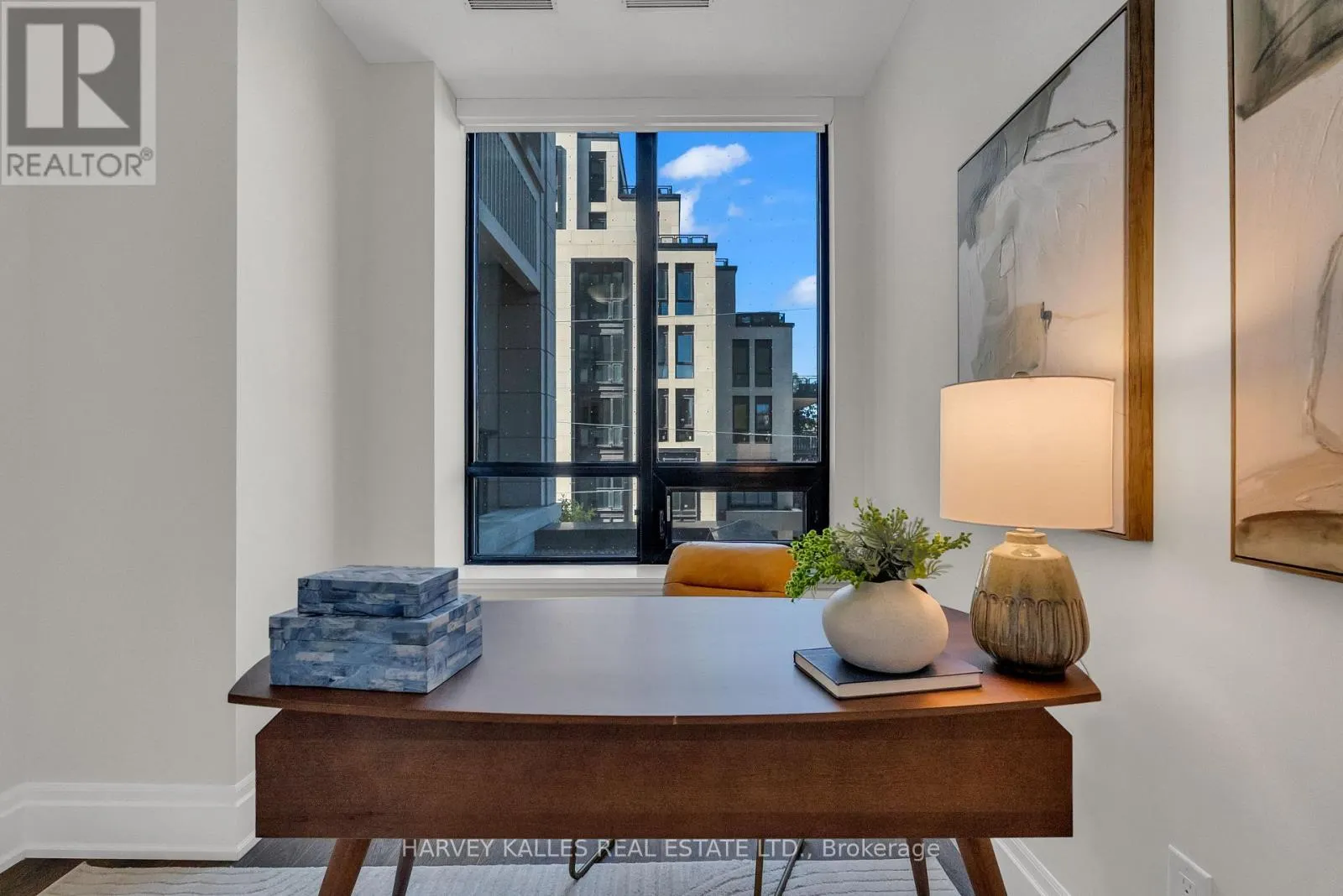 305 - 1 FOREST HILL ROAD