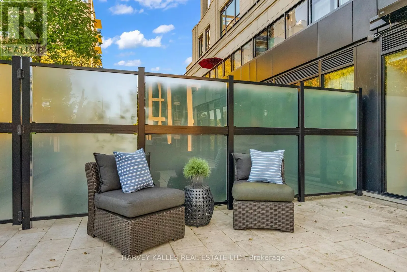 305 - 1 FOREST HILL ROAD