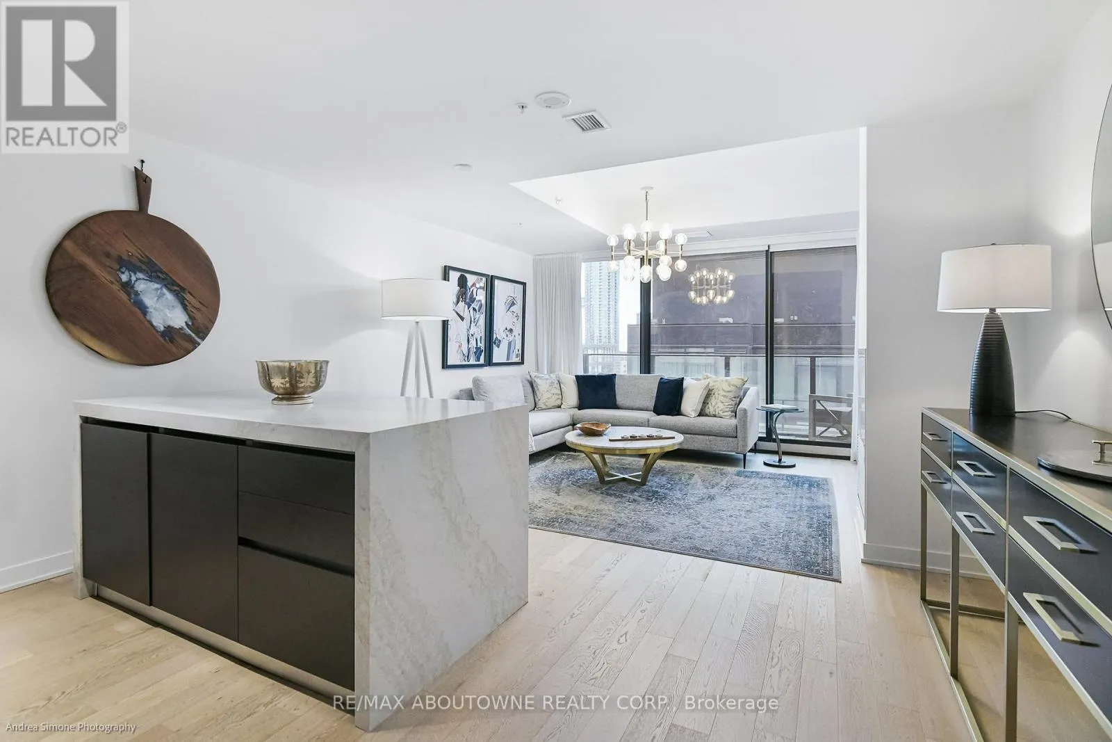 1133 - 629 KING STREET W