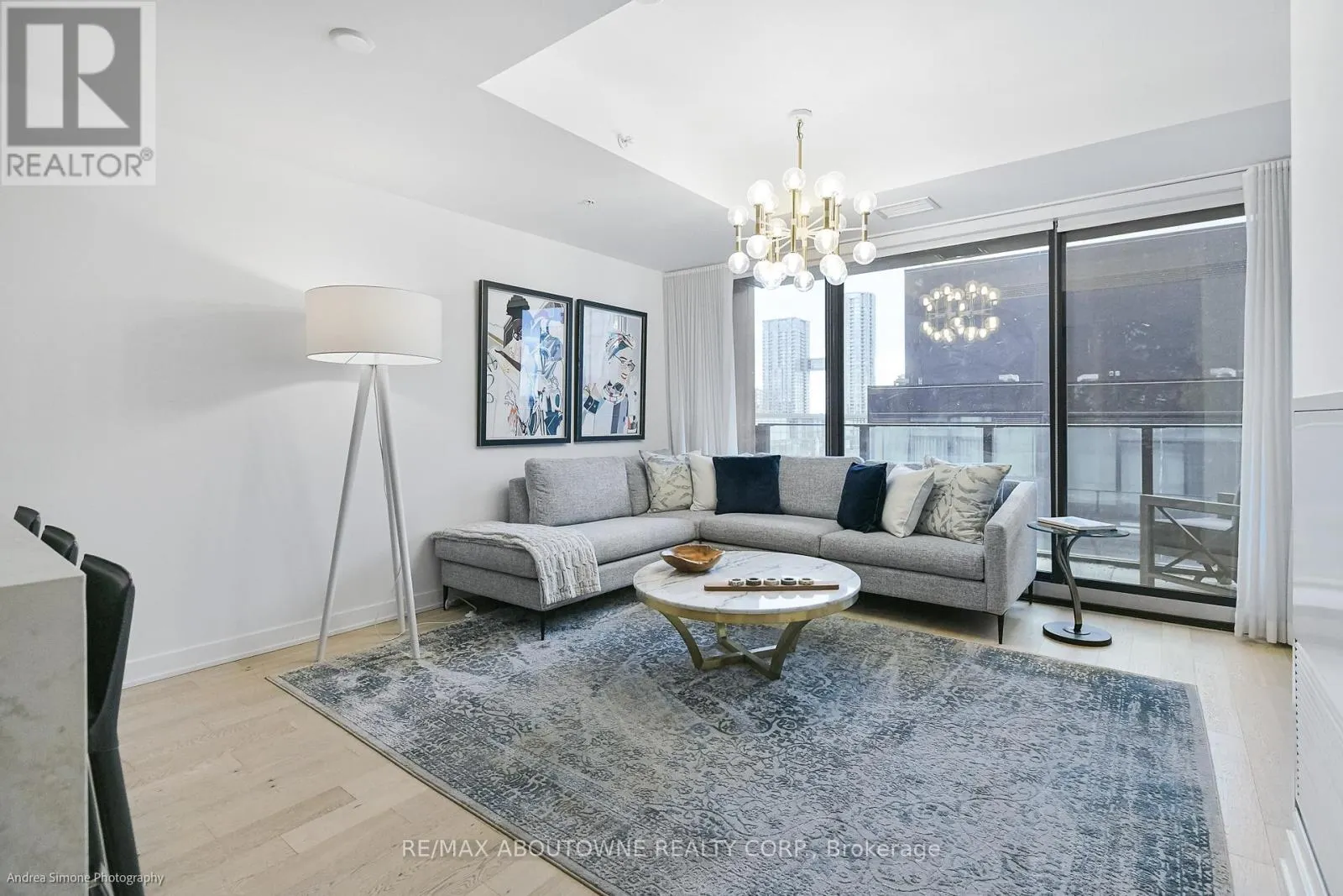 1133 - 629 KING STREET W