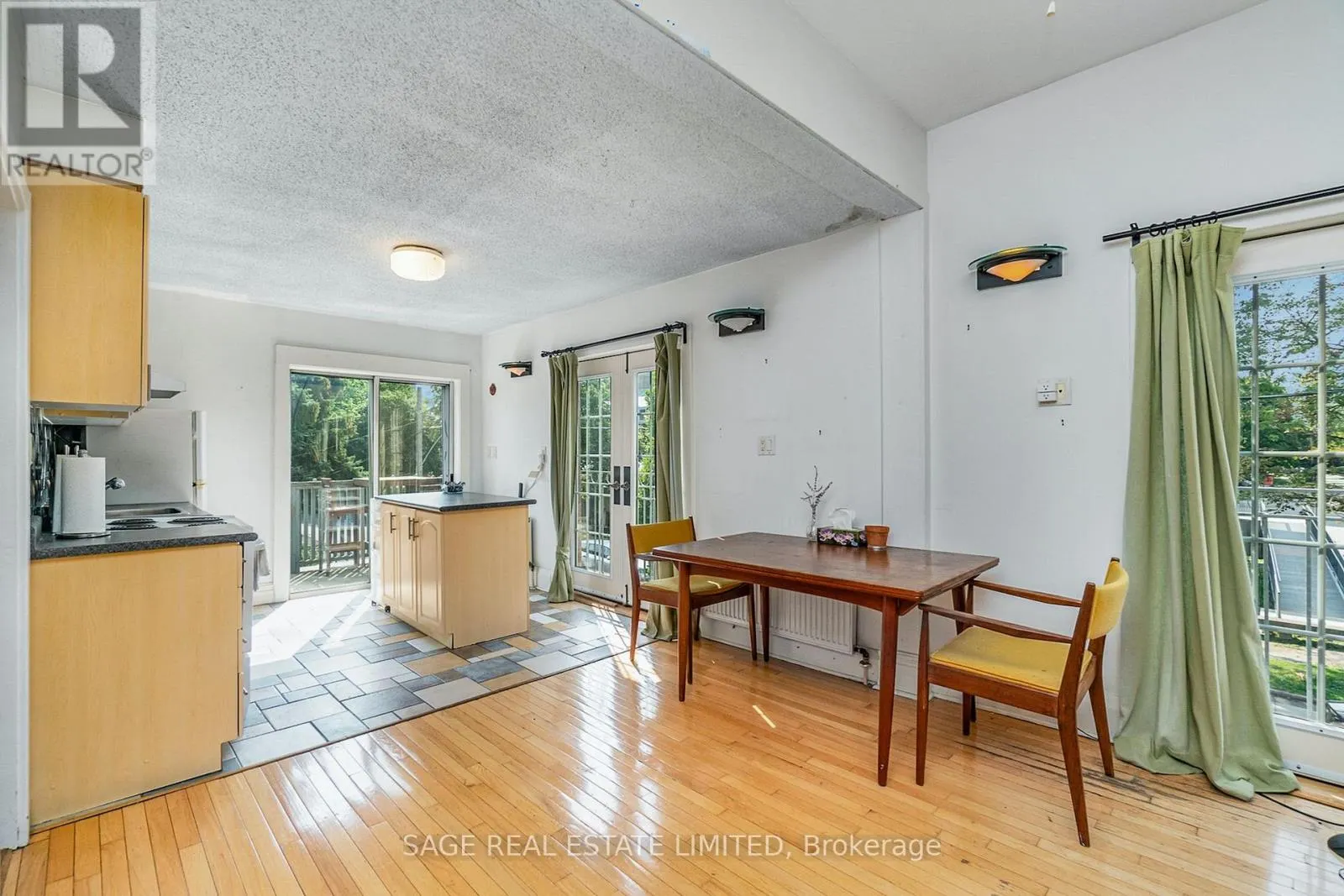UPPER - 325 LIPPINCOTT STREET