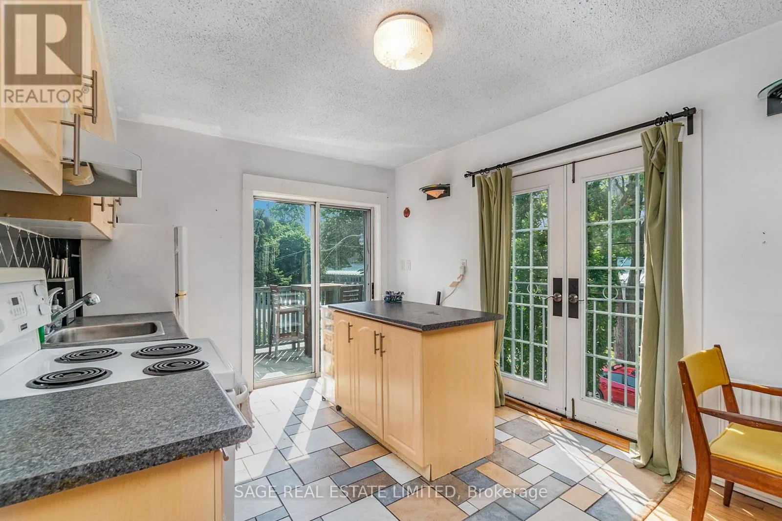 UPPER - 325 LIPPINCOTT STREET