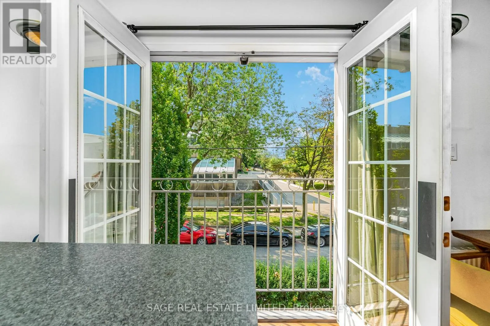 UPPER - 325 LIPPINCOTT STREET