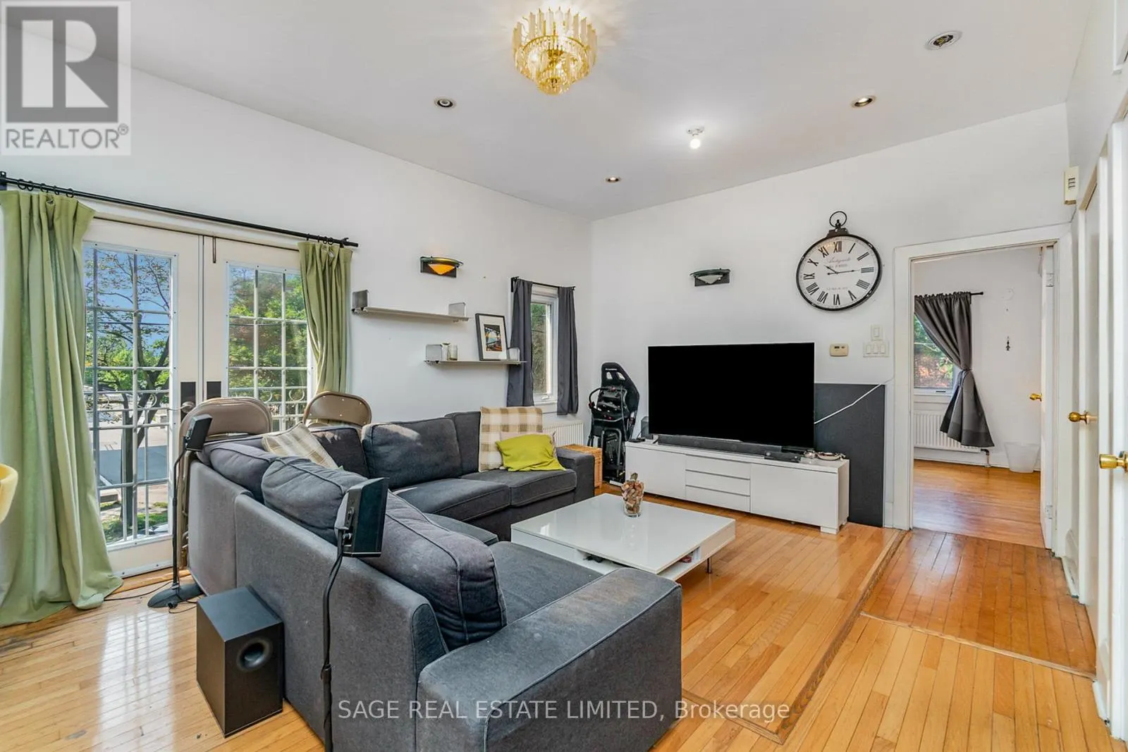 UPPER - 325 LIPPINCOTT STREET