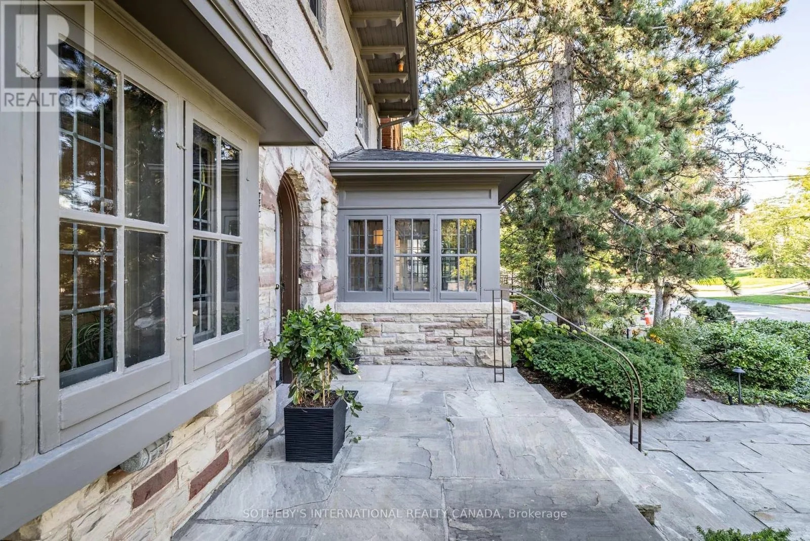 74 INGLEWOOD DRIVE
