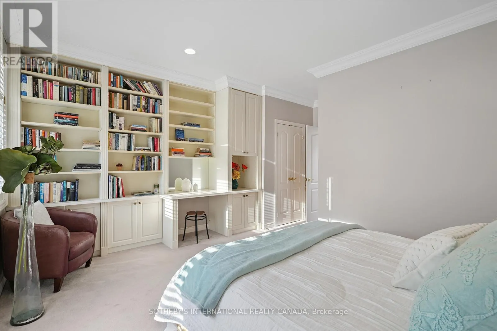4 - 260 RUSSELL HILL ROAD