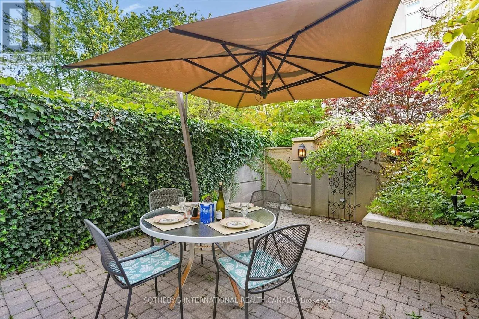 4 - 260 RUSSELL HILL ROAD