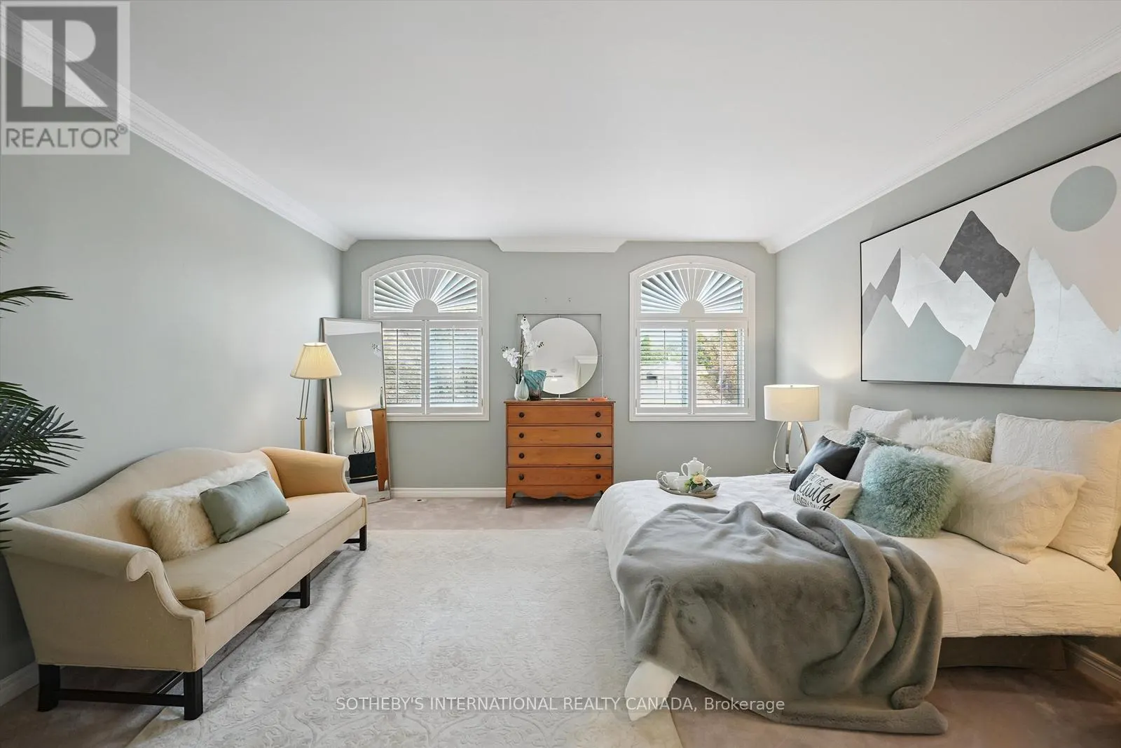 4 - 260 RUSSELL HILL ROAD
