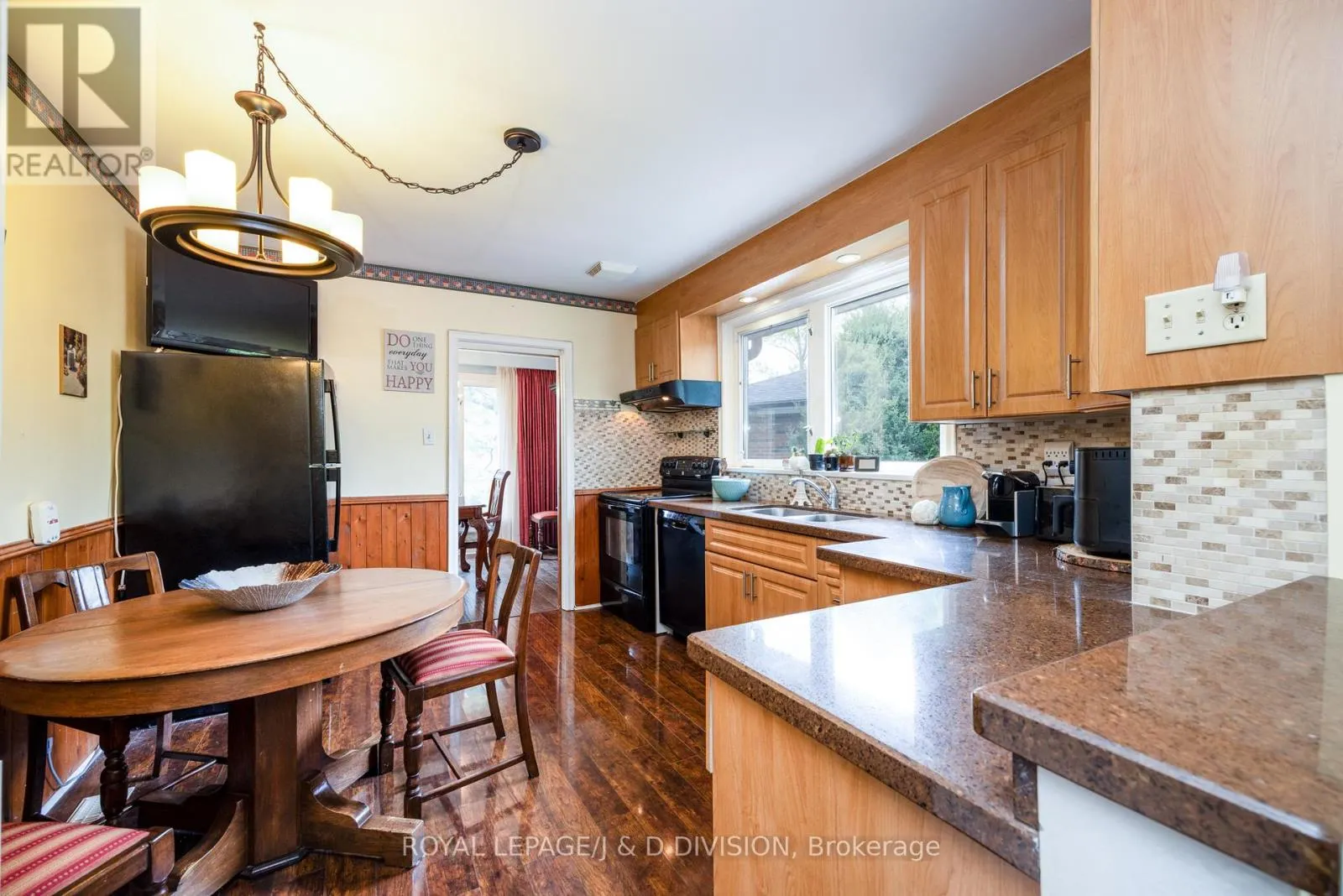 48 GREENGROVE CRESCENT