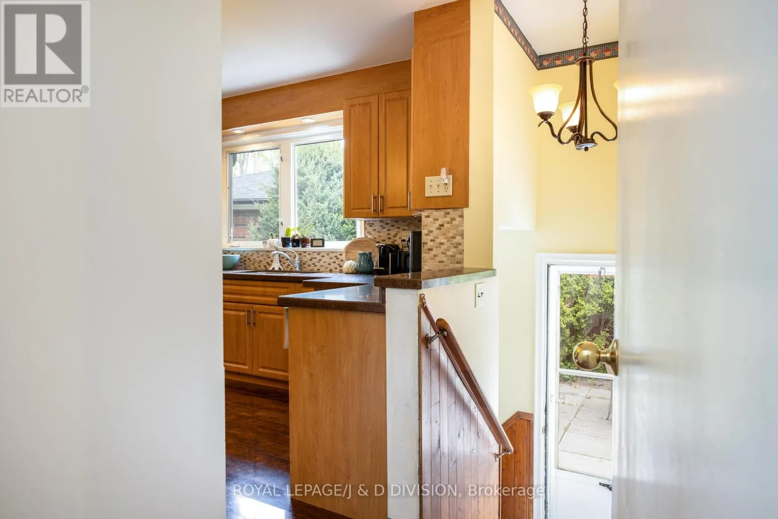 48 GREENGROVE CRESCENT