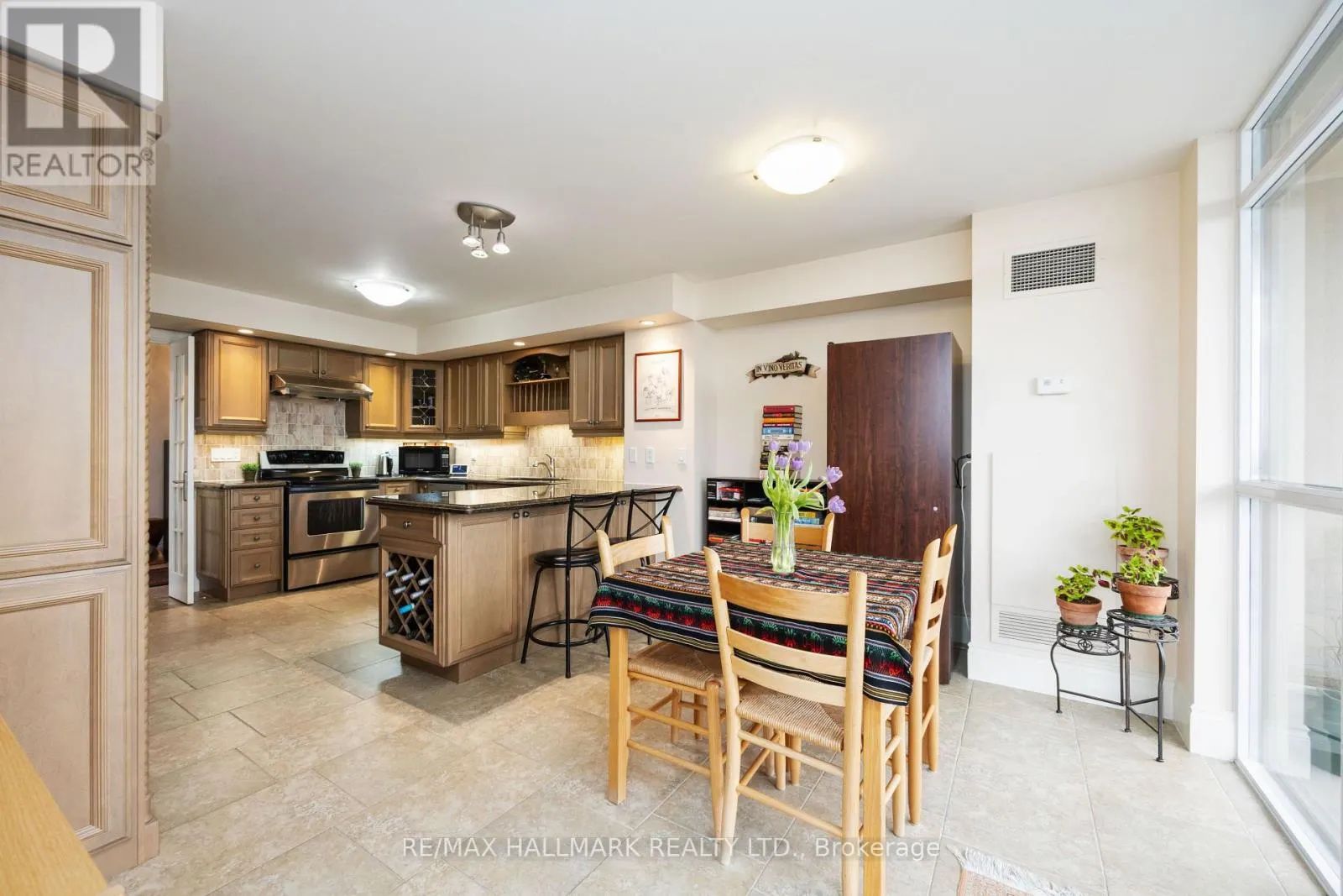 1821 - 80 HARRISON GARDEN BOULEVARD