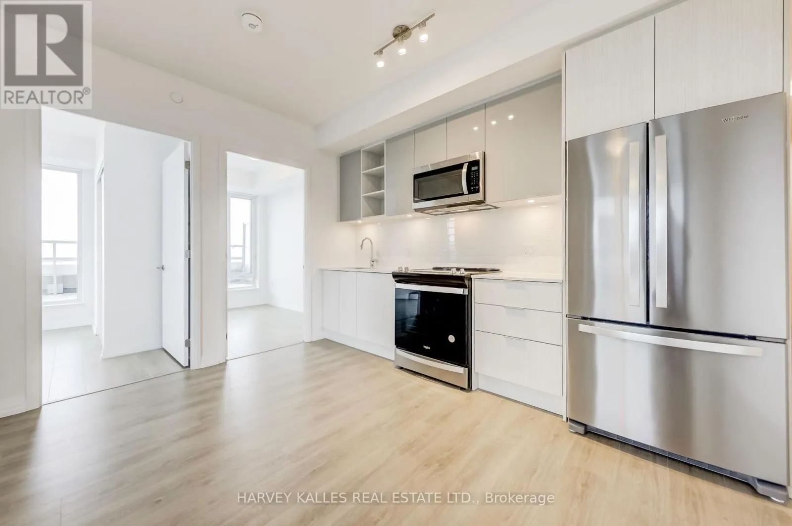 2407 - 25 HOLLY STREET