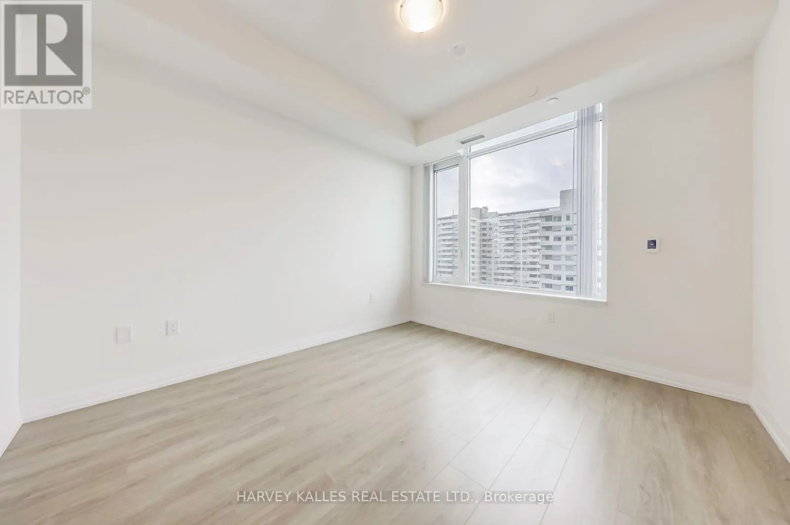 2407 - 25 HOLLY STREET