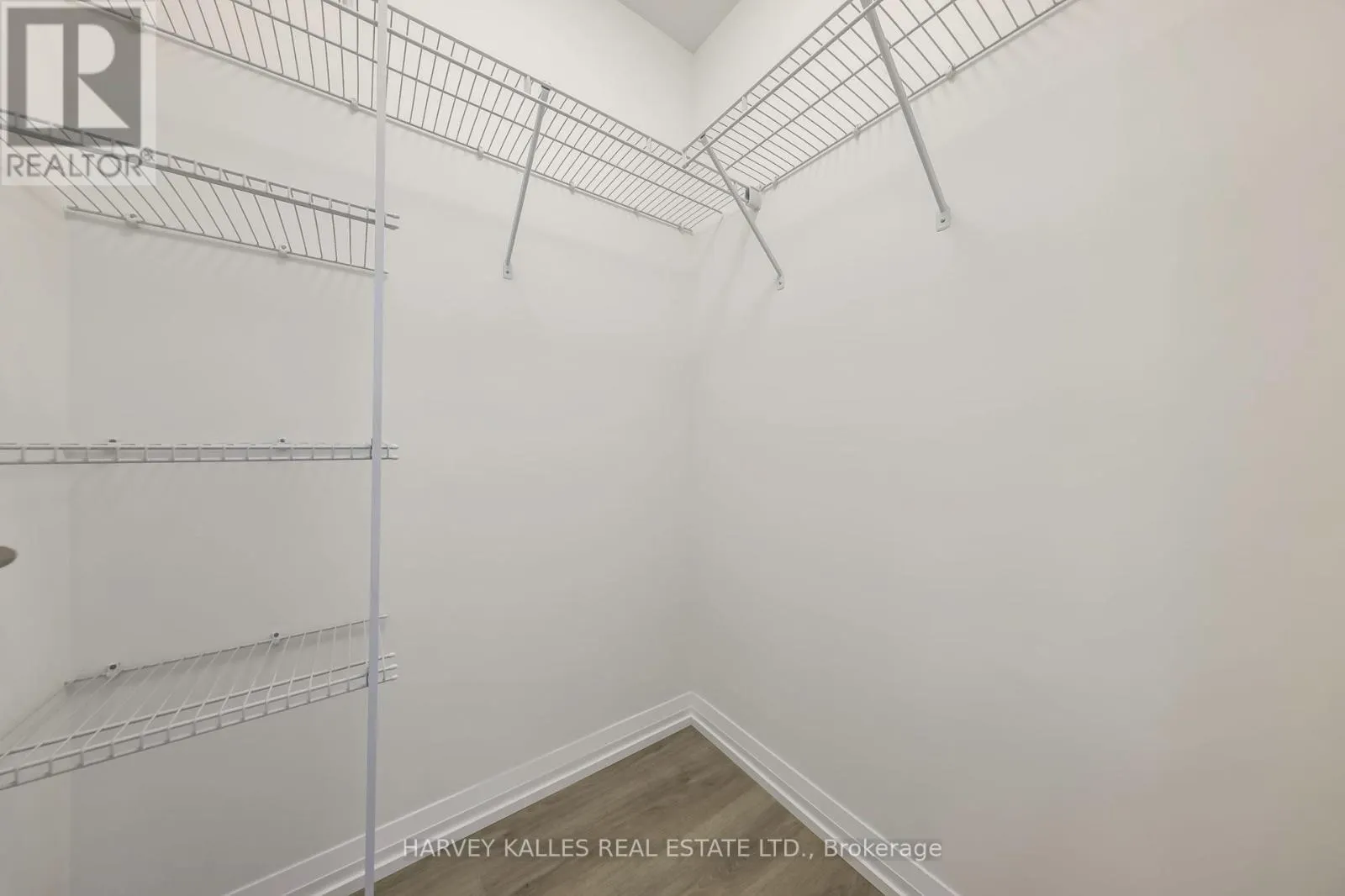 2407 - 25 HOLLY STREET