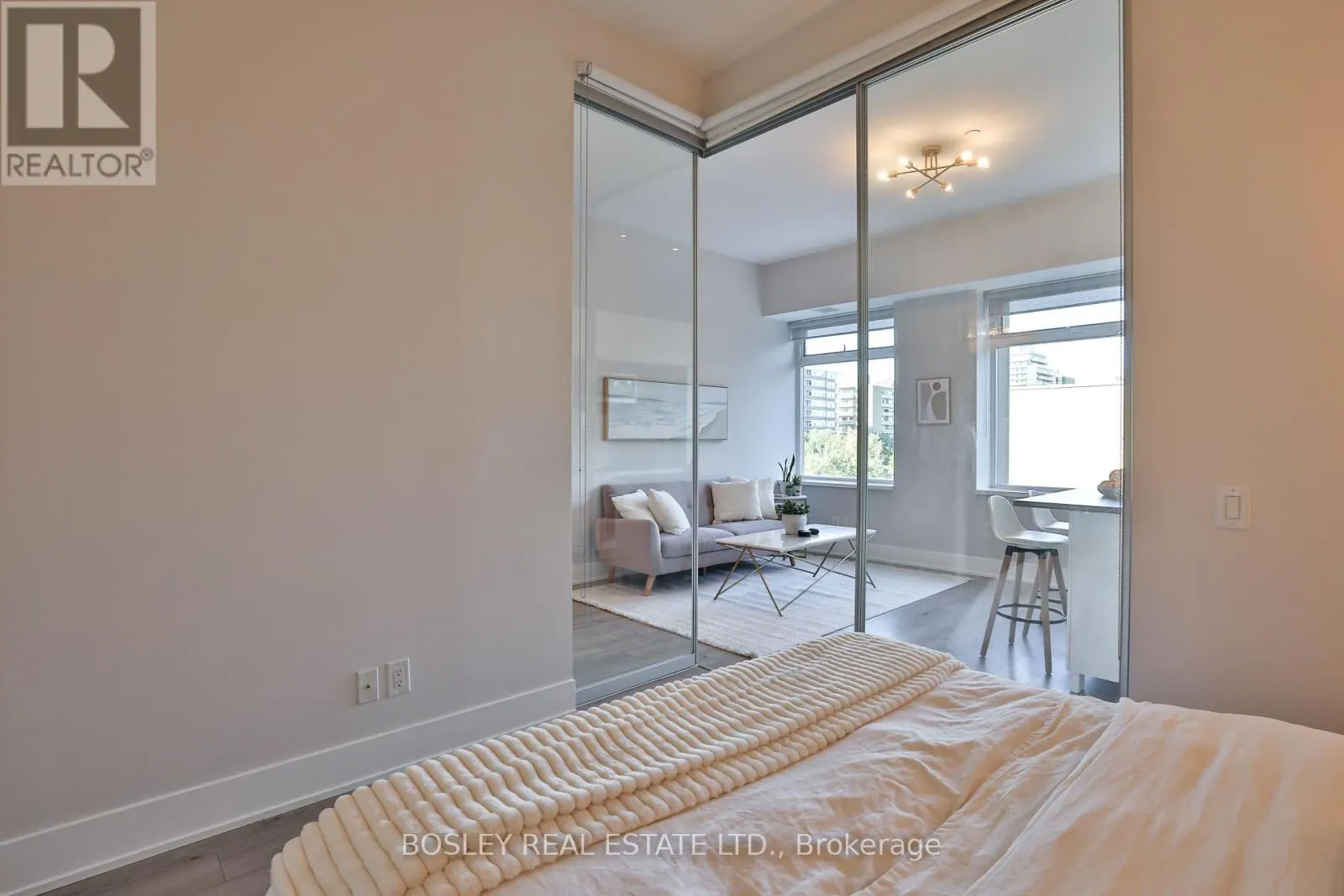 628 - 111 ST. CLAIR AVENUE W