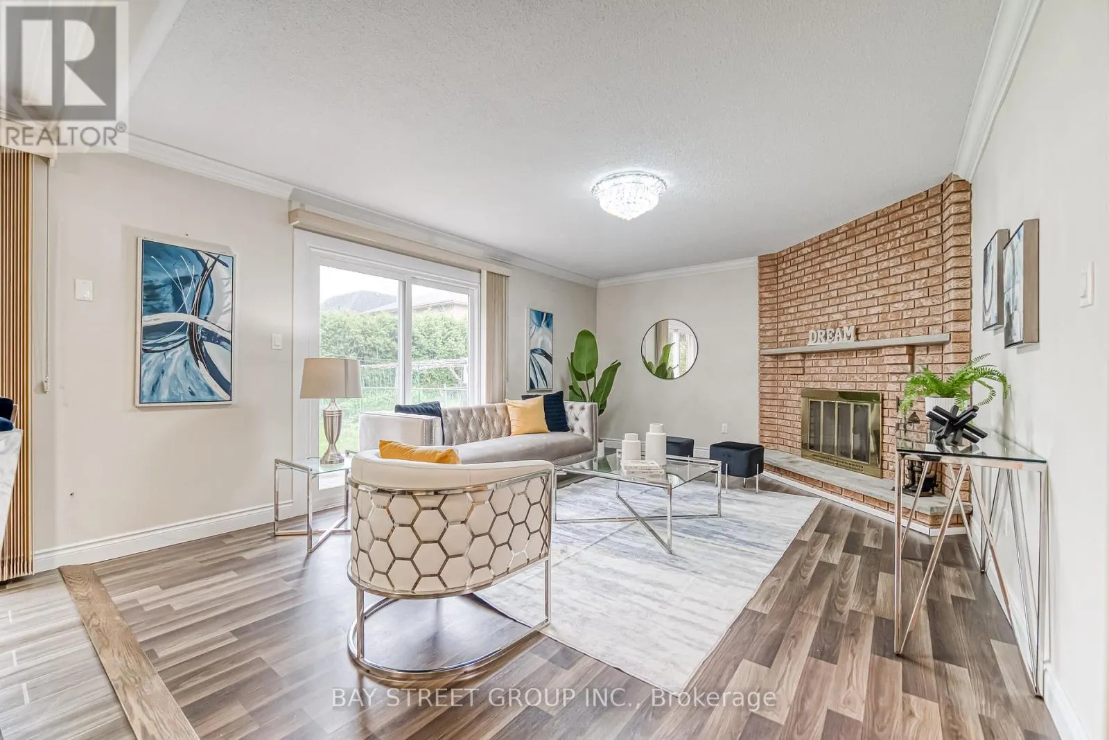 627 CONACHER DRIVE