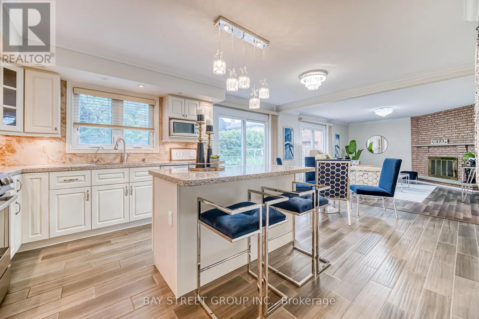 627 CONACHER DRIVE