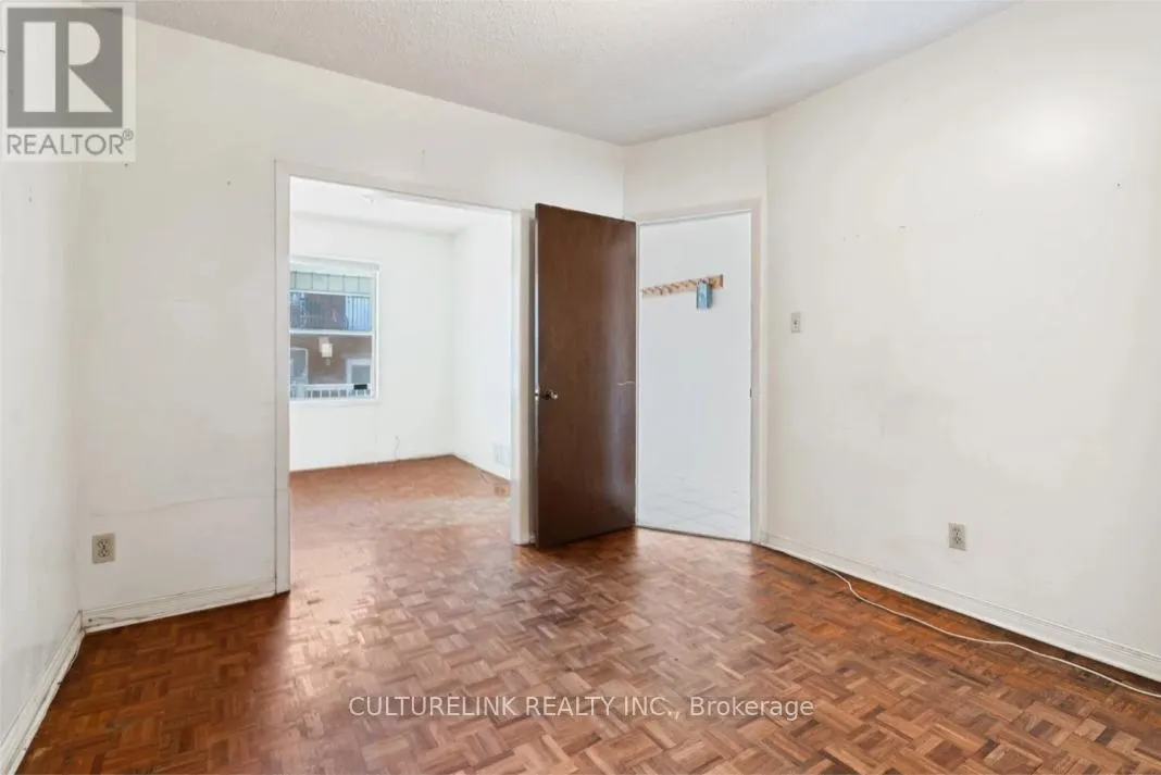 10 CLINTON PLACE