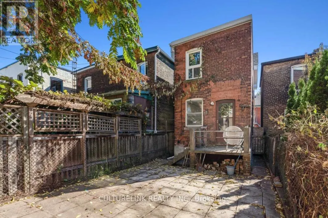 10 CLINTON PLACE