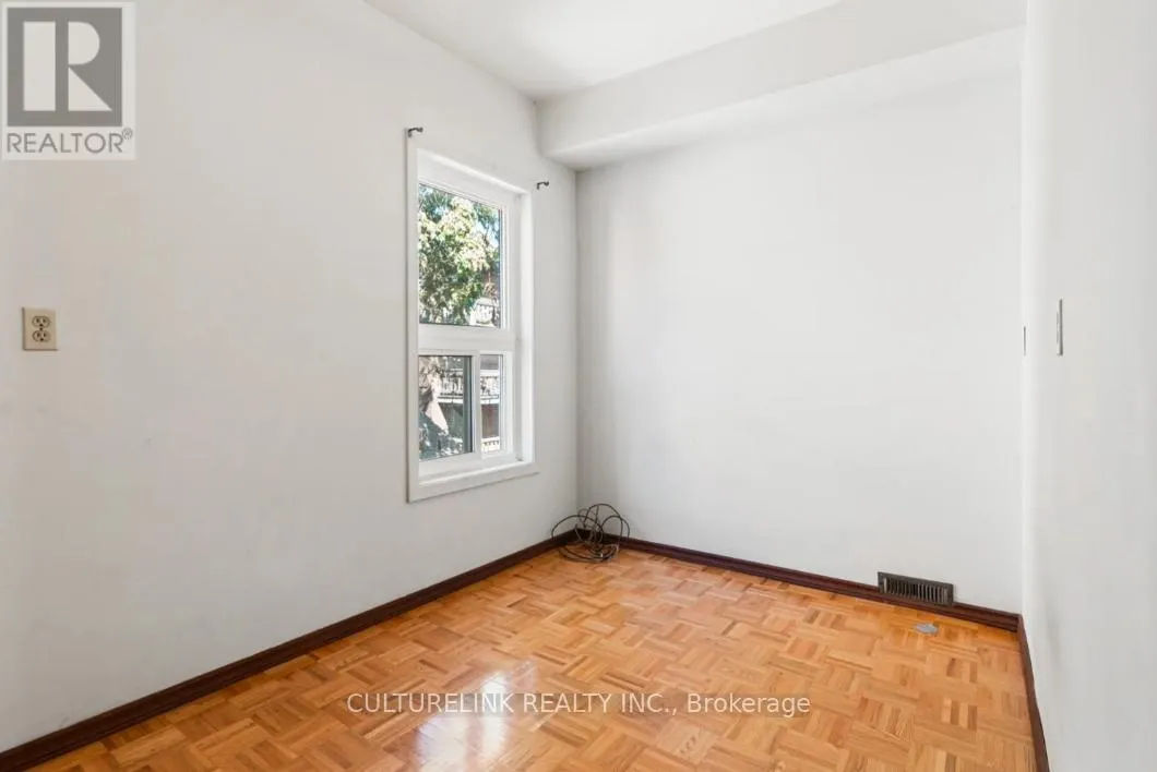 10 CLINTON PLACE