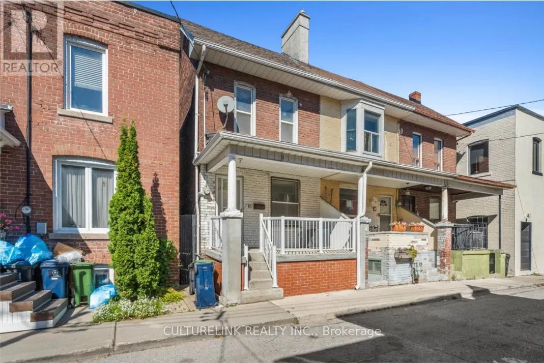 10 CLINTON PLACE